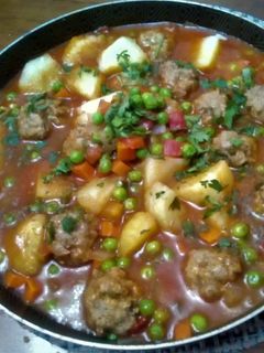 Una foto de Guiso de Albóndigas con Papa🥔