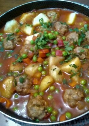 Una foto de Guiso de Albóndigas con Papa🥔
