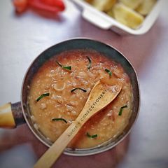 A picture of Onion gravy.