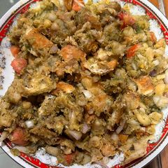 A picture of Ragada samosa.