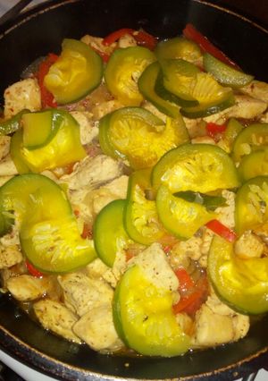 Una foto de Salteado con pollo