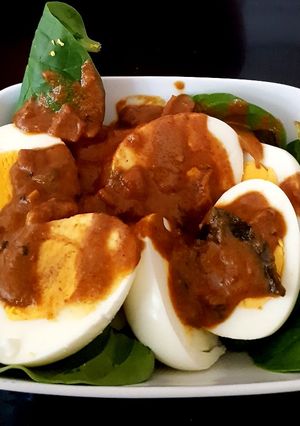 A picture of My Egg & Curry Lunch. 😘.