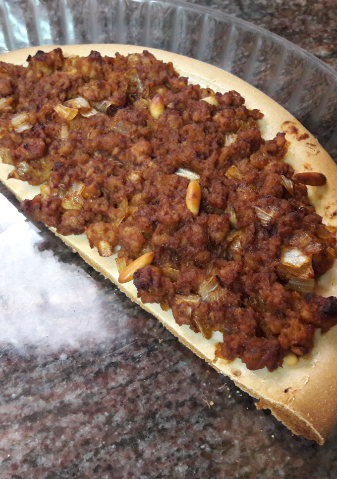 Una foto de 🇱🇧 "Pizza de ternera libanesa" sin gluten y vegana 🍕