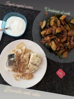Una foto de Dinar; menú