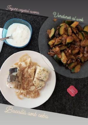 Una foto de Dinar; menú