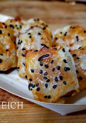 Una foto de Saussages rolls (rollos de salchicha)