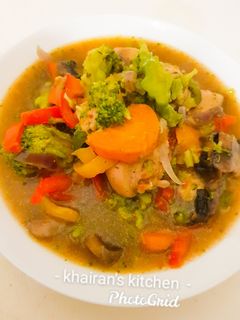 Chicken and vegetable soup ainihin hoton girkin