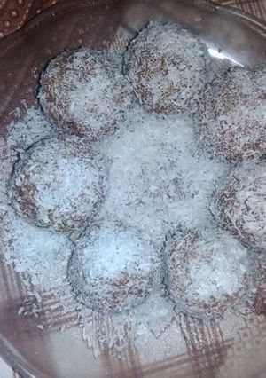 A picture of Chocolate Coconut Balls.