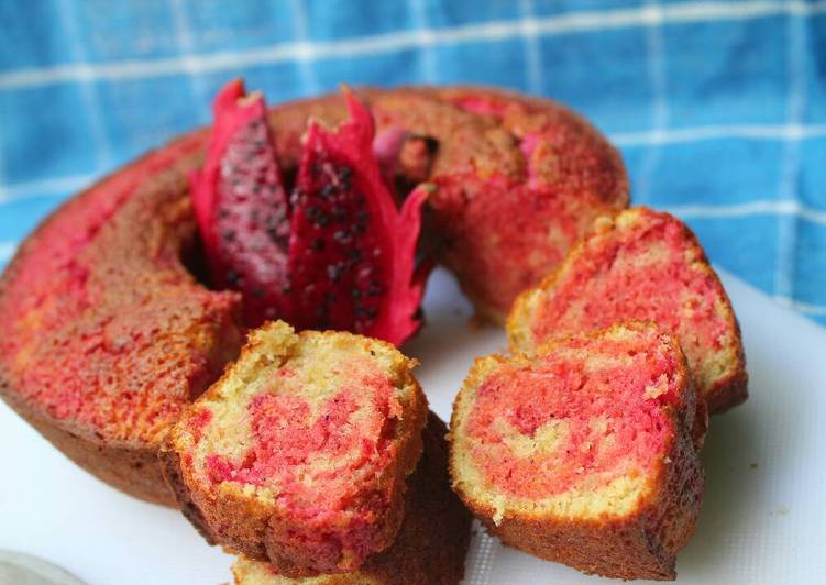 Bolu buah naga pisang