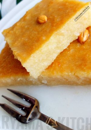 A picture of Egyptian style basbousa.