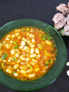 રંગુની વાલ (Ranguni Vaal Recipe In Gujarati) રેસીપી મુખ્ય ફોટો