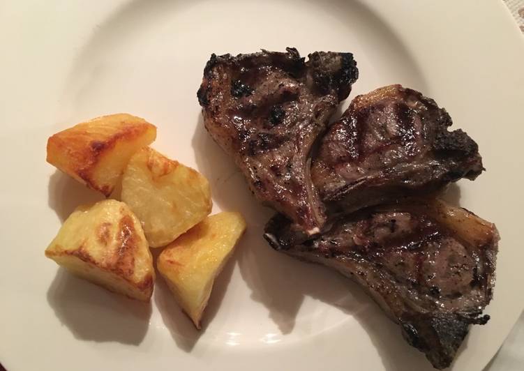 Costolette D’Agnello alla griglia con patate