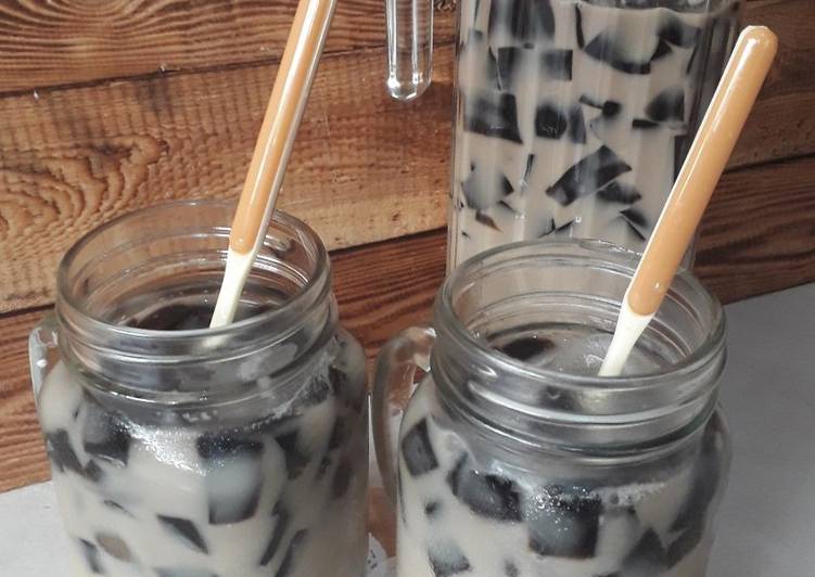Cara Gampang Menyiapkan Teh Tarik Cincau yang Lezat