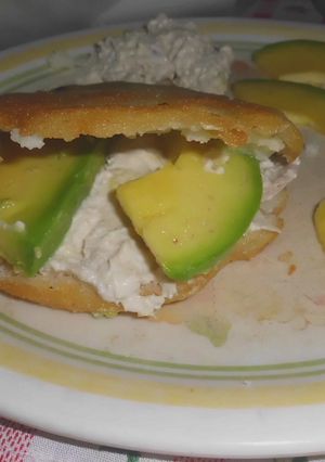 Una foto de Arepas reyna pepiadas