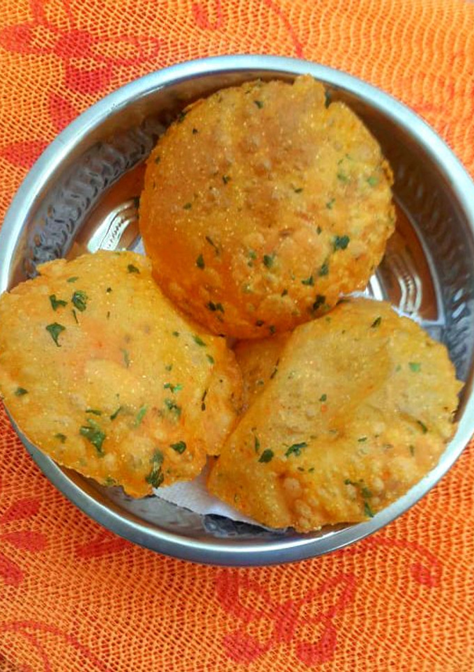 காரசாரமான தக்காளி பூரி செய்முறை முக்கிய புகைப்படம்