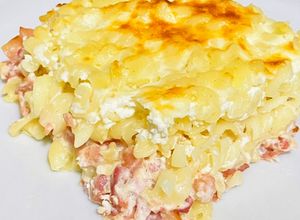 Csőben sült sonkás-baconos rakott tészta recept fotója