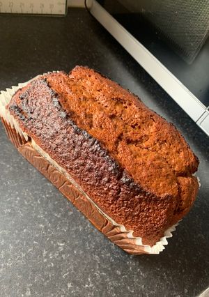 A picture of Gingerbread loaf.