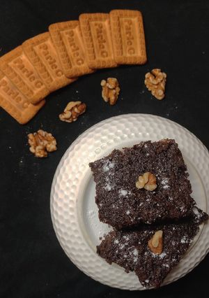 બ્રાઉની (Brownie Recipe In Gujarati) રેસીપી મુખ્ય ફોટો