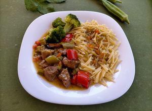 Foto principal de Tacos de ternera en salsa al Martini con okras
