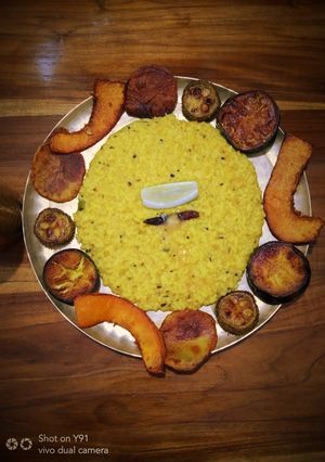 মুগডালের খিচুড়ি (Mug daler khichudi recipe in bengali) রেসিপির প্রধান ছবি