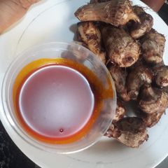 A picture of Cocoyam with red oil.
