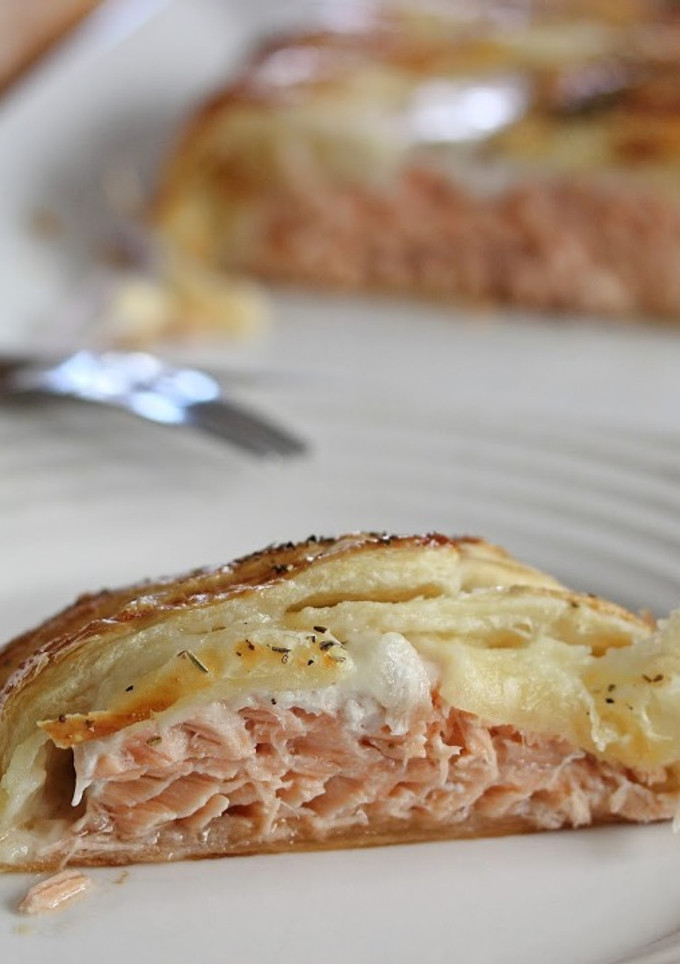 Una foto de Trenza de mozzarella y salmón