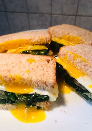 A picture of Spinach and Egg Sandwich 🥪.