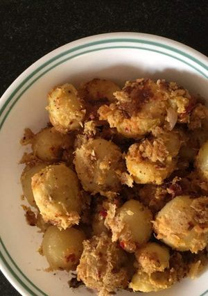 A picture of Fire Balls (Baby potatoes fry).