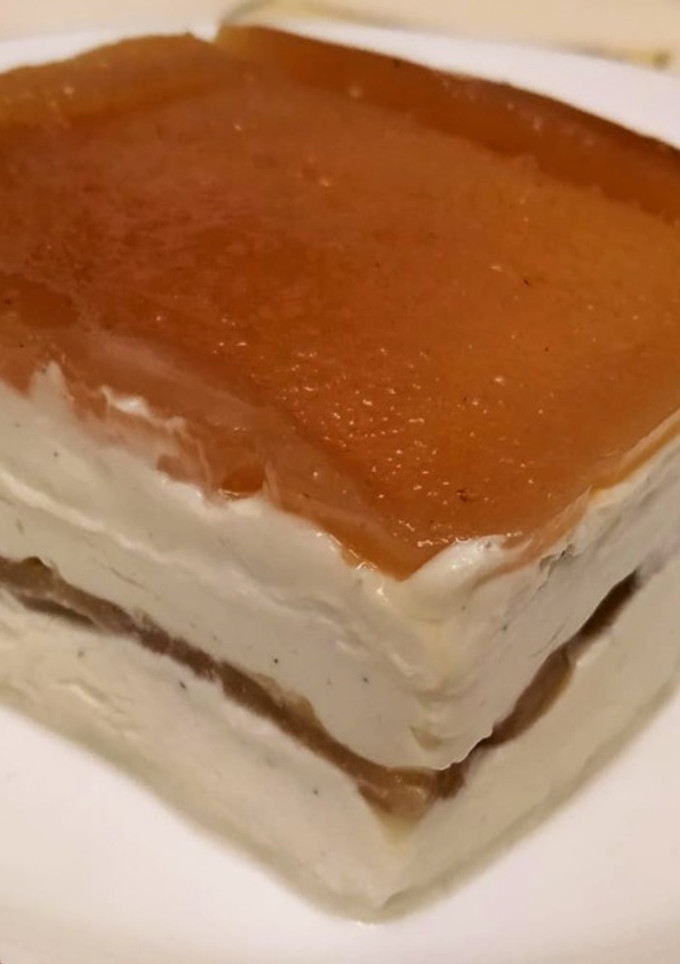 Una foto de Mousse de queso azul y membrillo