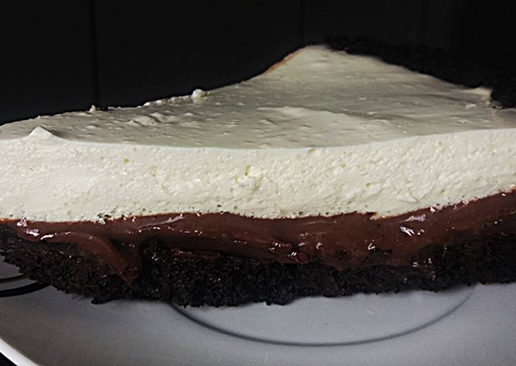 Torta de brigadeiro amargo e creme Oreo