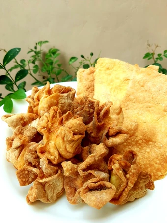 Cara Simple Membuat Resep  Kulit Pangsit Goreng Ala Devina Hermawan yang Enak, Sempurna