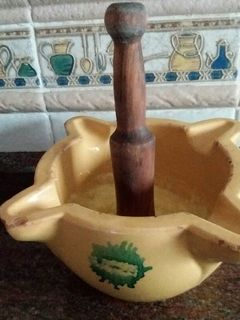 Una foto de Alioli en mortero