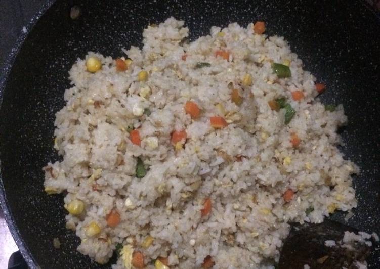 Cara Gampang Menyiapkan Nasi goreng hongkong yang Enak