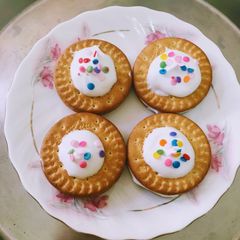 A picture of Creamy Biscuit Sandwich.