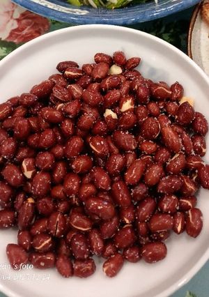 Hình của món Lạc đỏ rang muối.