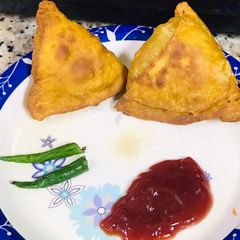 Homemade Aloo samosa A picture of Homemade Aloo samosa.