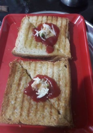 A picture of Grilled sandwich.