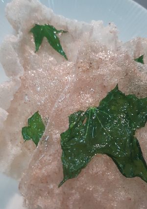 รูปของ Rice Paper Mexican Kale Crackers ข้าวเกรียบแป้งเปี๊ยะเวียดใบไชยา