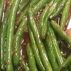 A picture of Thai sweet chile green beans.