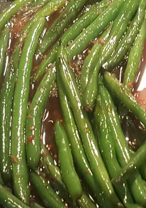 A picture of Thai sweet chile green beans.