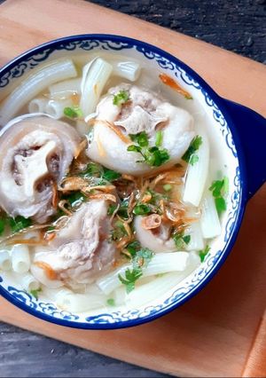 Hình của món Nui nấu đuôi heo.