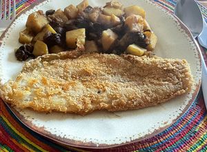 Una foto de Filete de corvinilla frito con harina de yuca