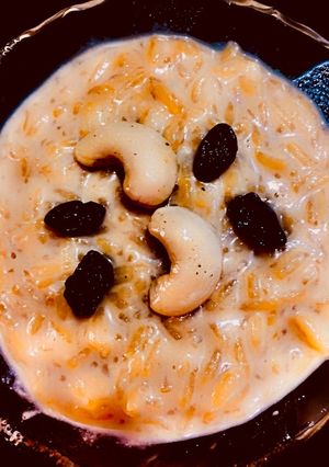 A picture of Nolen Gurer Payesh (Jaggery Pudding).