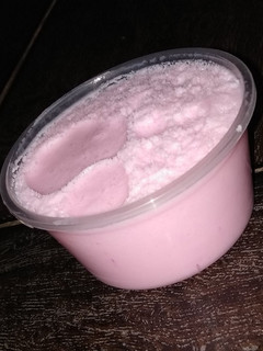 Strawberry ice cream ainihin hoton girkin