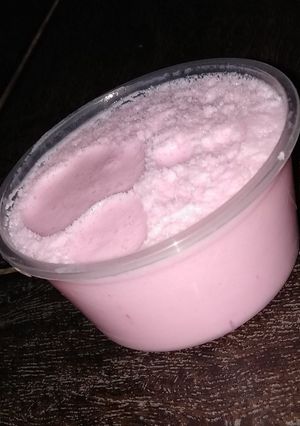 Strawberry ice cream ainihin hoton girkin
