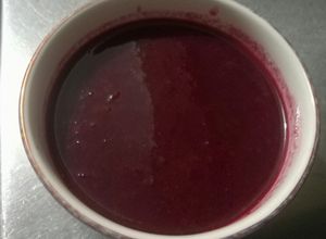 Una foto de Salsa fácil de uvas y vino Chardonnay