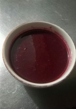 Una foto de Salsa fácil de uvas y vino Chardonnay