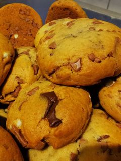 Csokis (csokidarabos) keksz recept fotója