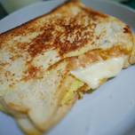Roti bakar +telur+mozarella