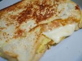 Roti bakar +telur+mozarella